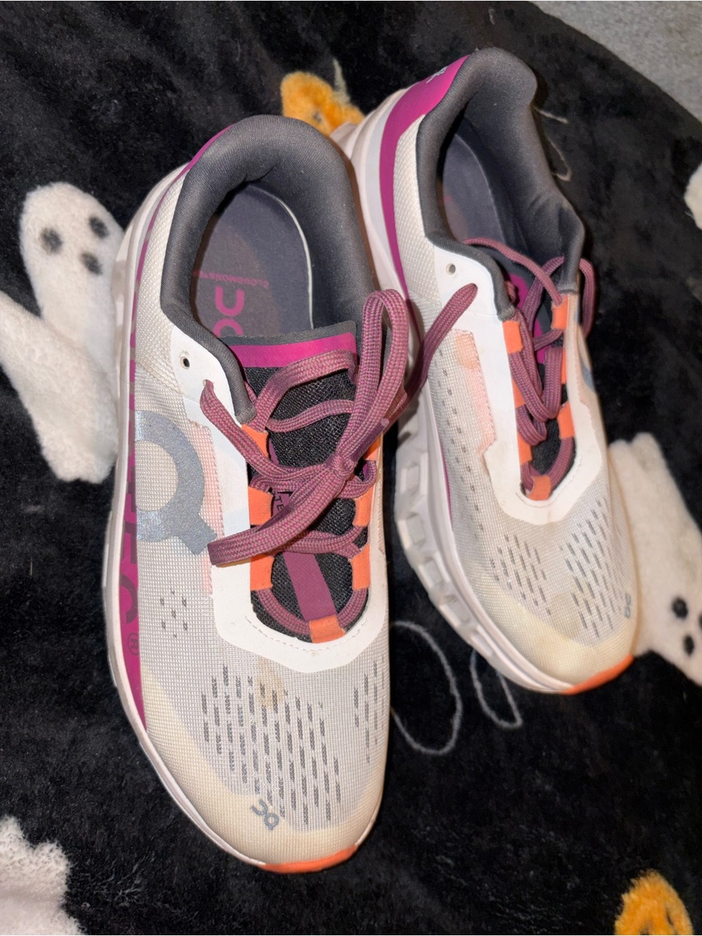 Women’s White and Purple Performance Sneakers by On